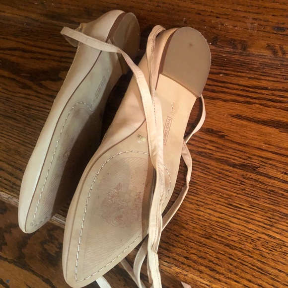 Cream colored Vince Camuto leather flats with ankle ties 8M - Picture 5 of 6